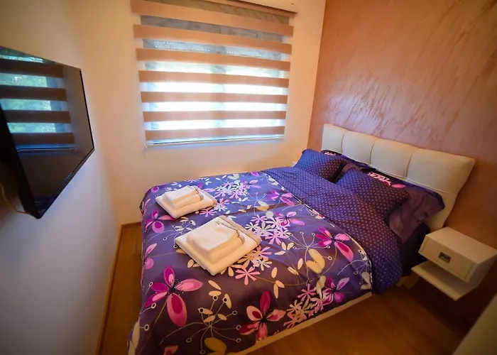 Apartment Center Valley In Vila Pekovic Green